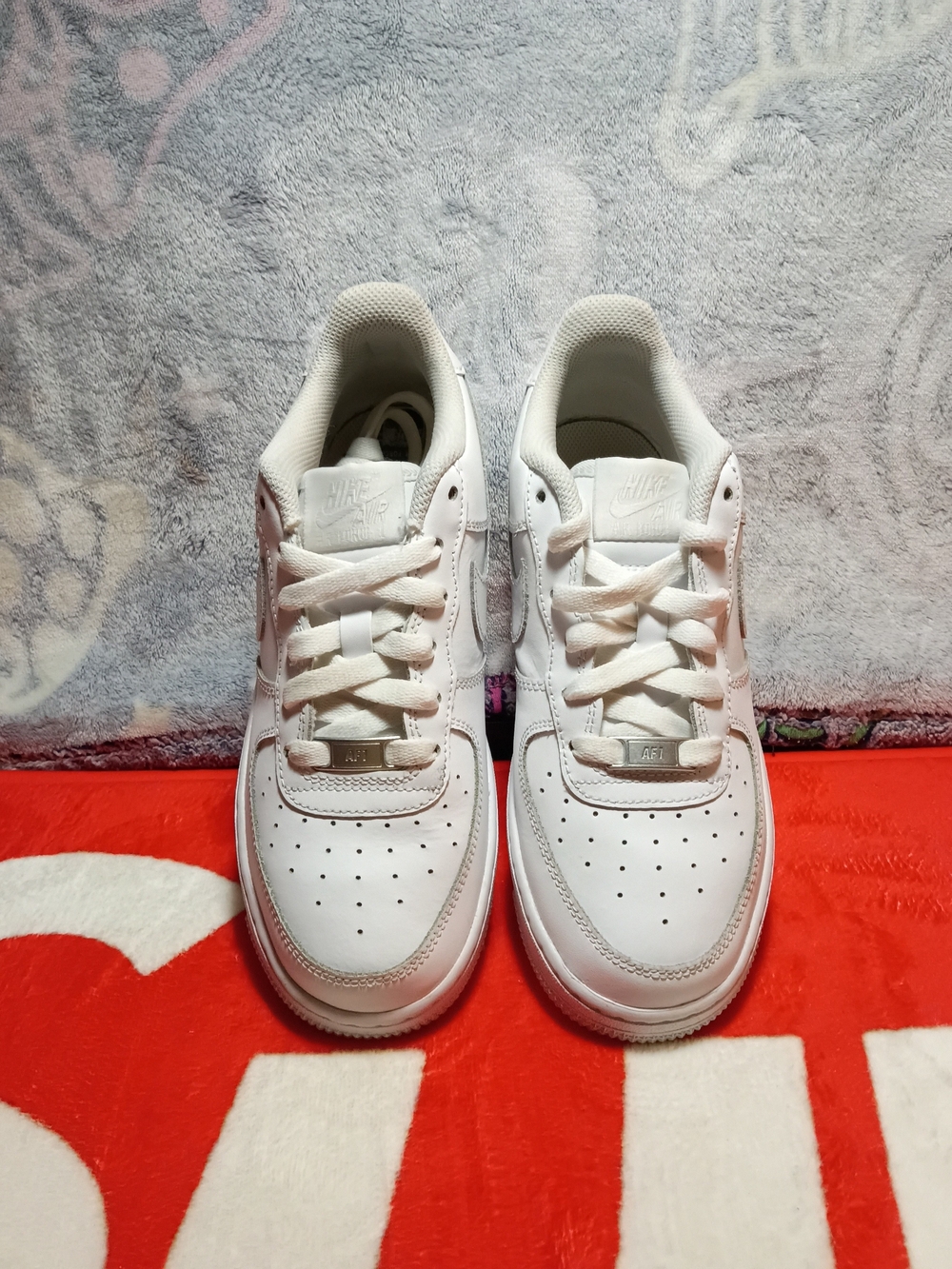 Air Force 1 Low Triple White (GS) Size 5Y / Women's 6.5 - Very Near Deadstock (V